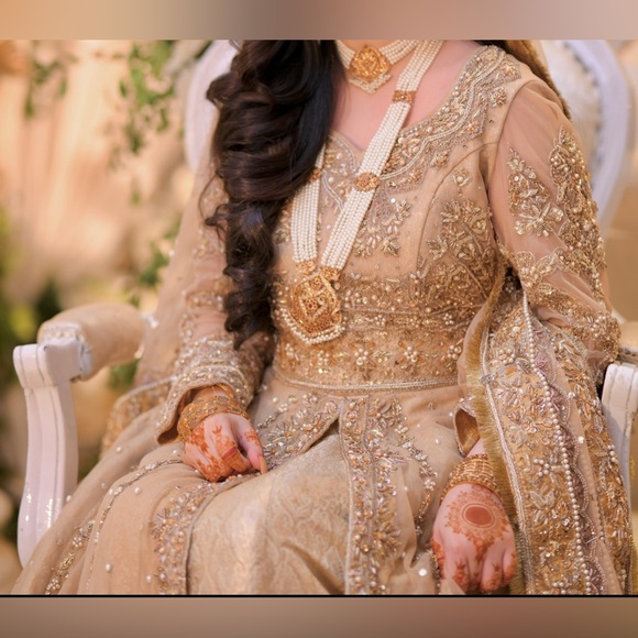 Pakistani/Indian Beautiful reception wedding bridal dress - Picture 9 of 17